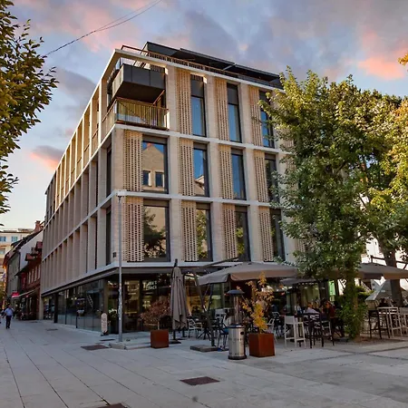 Castle View Penthouse شقة